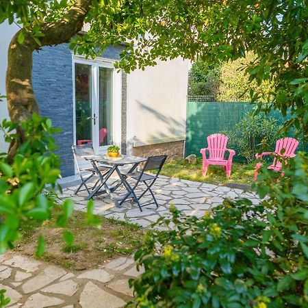 Studio Au Calme Tout Confort Proche Des Plages - Jardin Wifi Parking Fréjus Extérieur photo