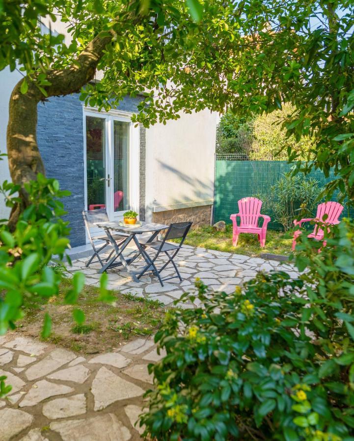 Studio Au Calme Tout Confort Proche Des Plages - Jardin Wifi Parking Fréjus Extérieur photo
